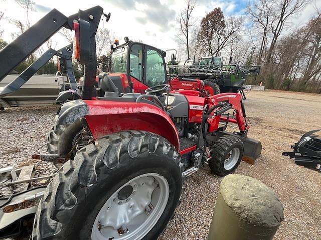 Image of Massey Ferguson 2850M equipment image 2