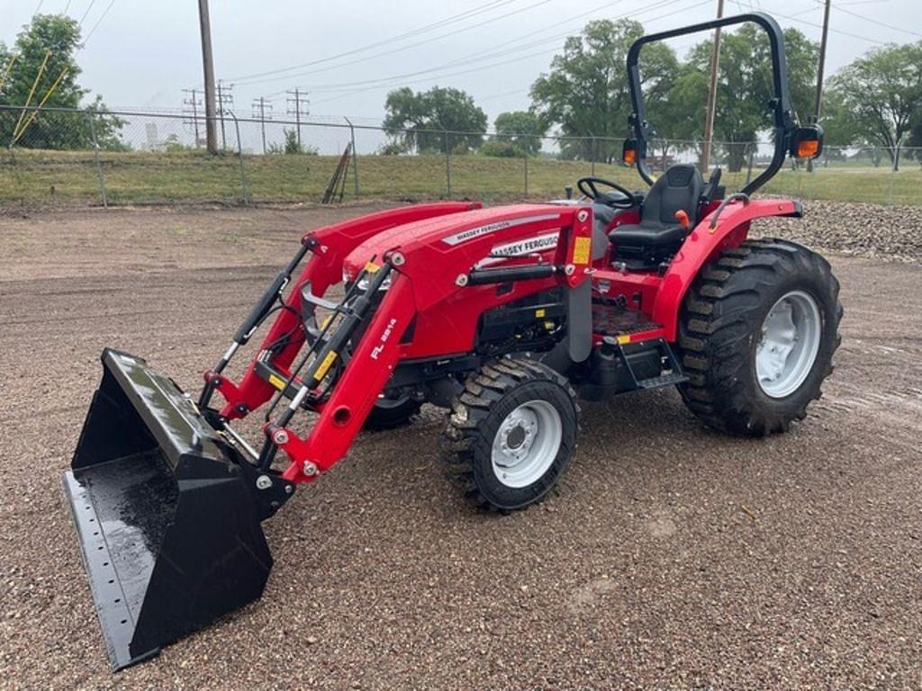 Image of Massey Ferguson 2850M Image 0