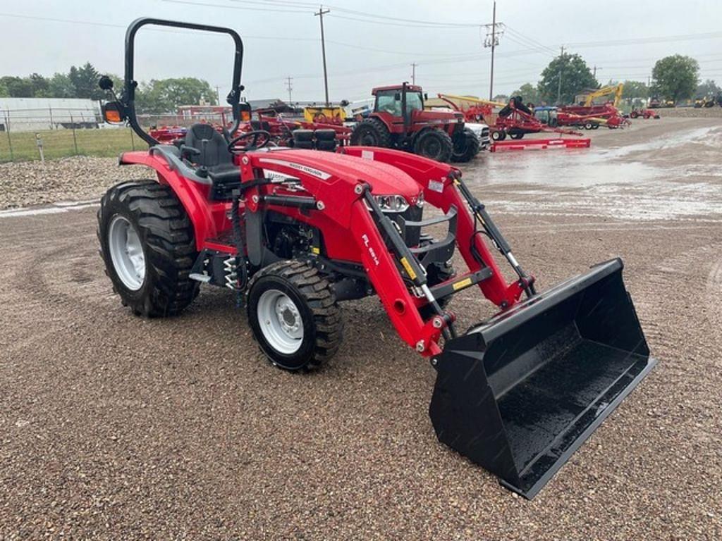 Image of Massey Ferguson 2850M Image 1