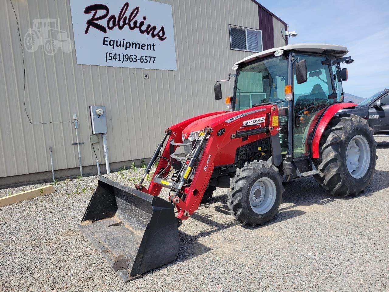 2023 Massey Ferguson 2855M Equipment Image0