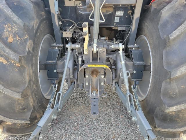 Image of Massey Ferguson 2855M equipment image 4