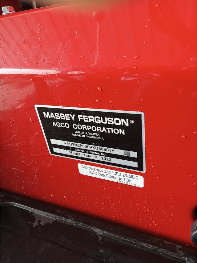 Image of Massey Ferguson 2860E equipment image 2