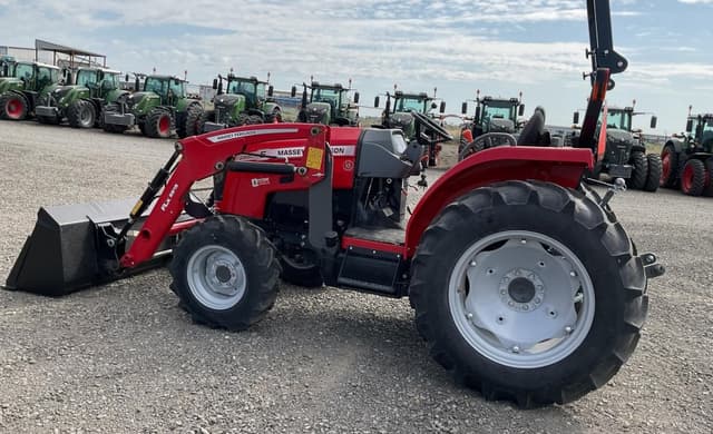 Image of Massey Ferguson 2860E equipment image 2