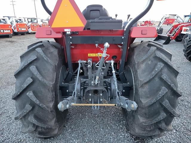 Image of Massey Ferguson 2860E equipment image 4