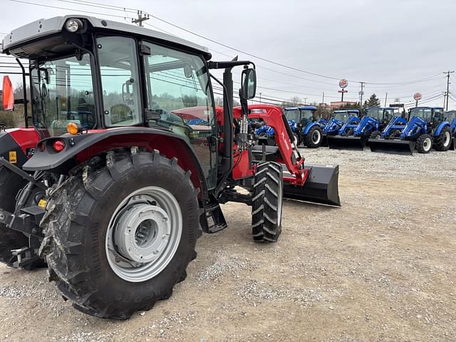 Image of Massey Ferguson 4707 equipment image 2