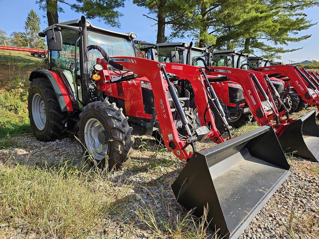 Image of Massey Ferguson 4707 Image 0