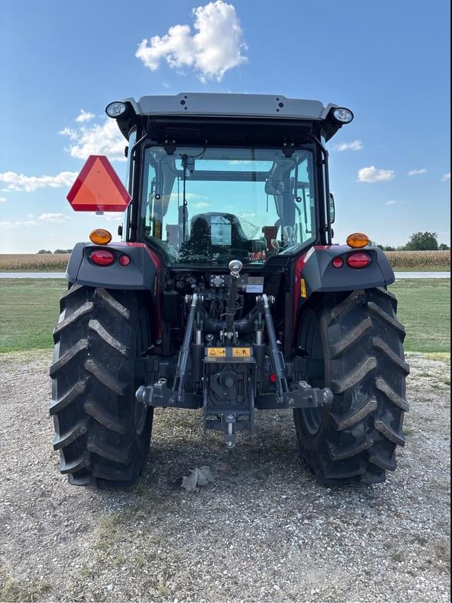 Image of Massey Ferguson 4707 equipment image 3