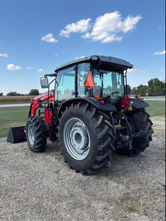 Image of Massey Ferguson 4707 equipment image 4