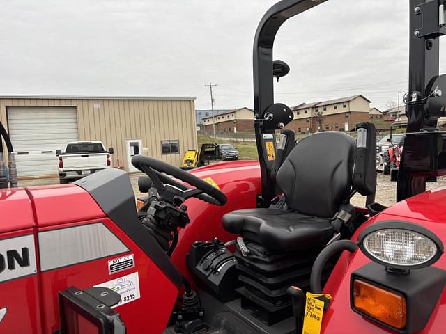 Image of Massey Ferguson 4707 equipment image 4