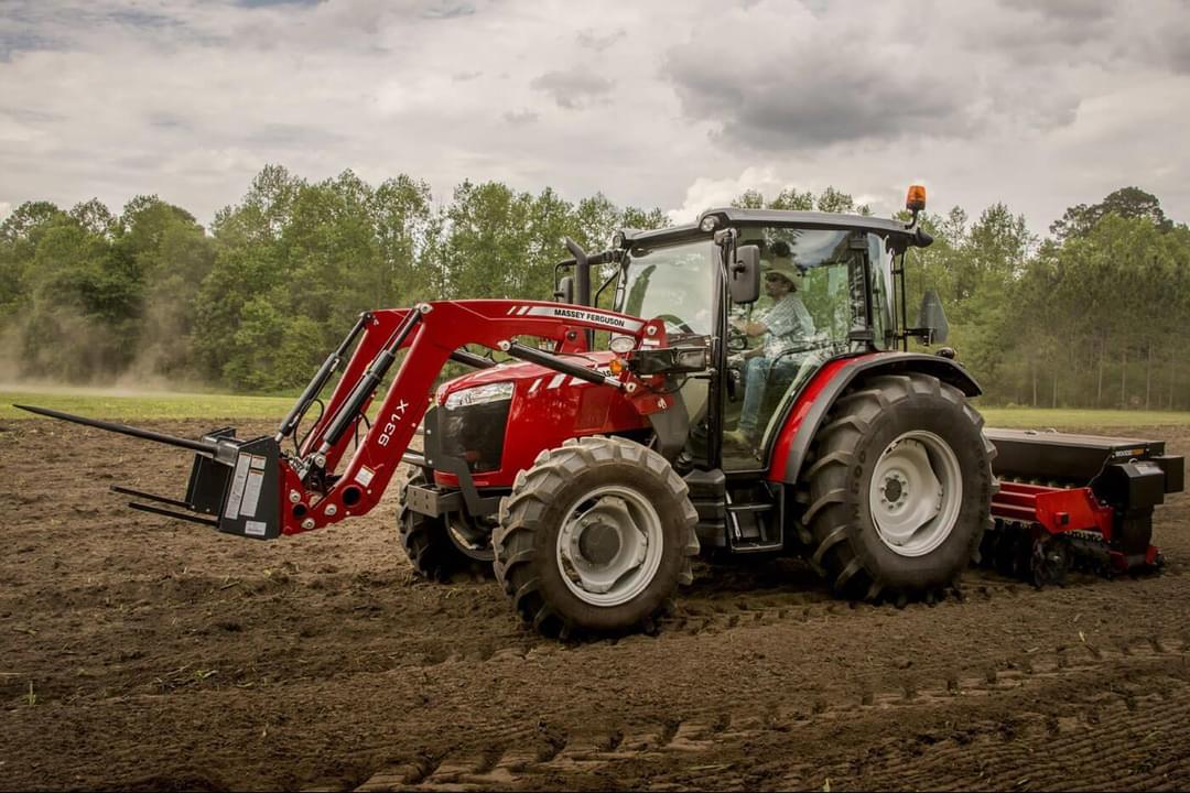 Image of Massey Ferguson 4707 Image 0