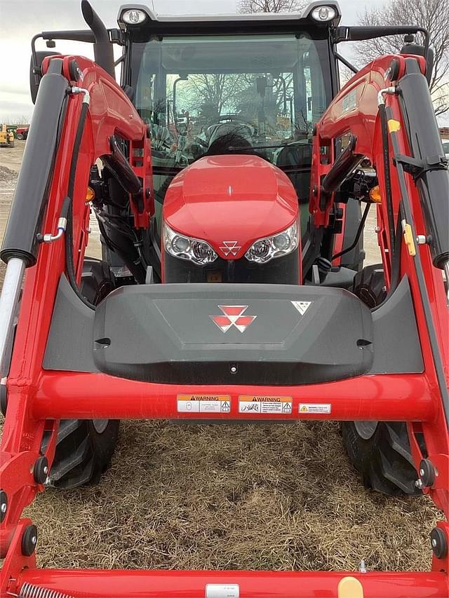 Image of Massey Ferguson 4709 equipment image 2