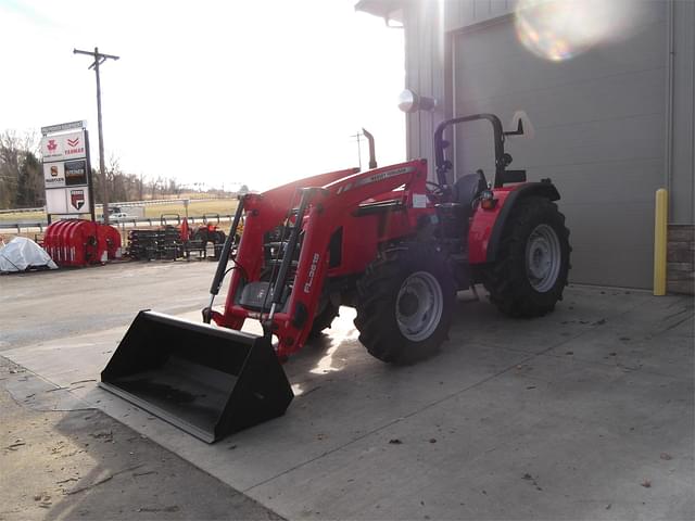 Image of Massey Ferguson 4710 equipment image 2