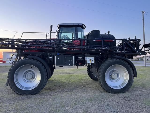 Image of Massey Ferguson 530R equipment image 2