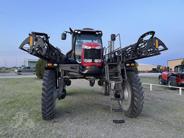Image of Massey Ferguson 530R equipment image 1
