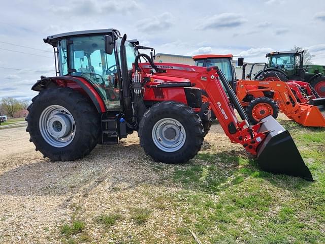 Image of Massey Ferguson 5711D equipment image 1