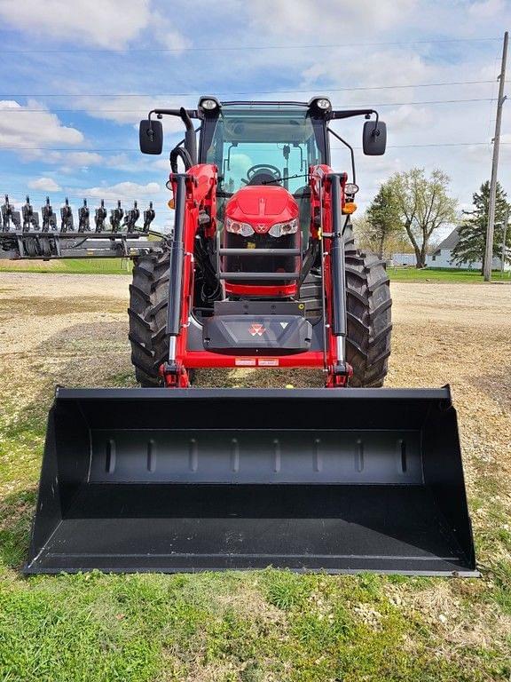 Image of Massey Ferguson 5711D equipment image 3