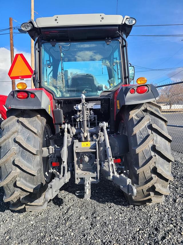 Image of Massey Ferguson 5711 equipment image 2