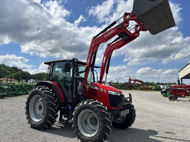 Image of Massey Ferguson 5711 equipment image 3