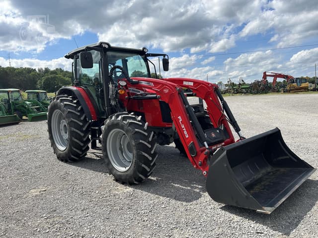 Image of Massey Ferguson 5711 equipment image 4