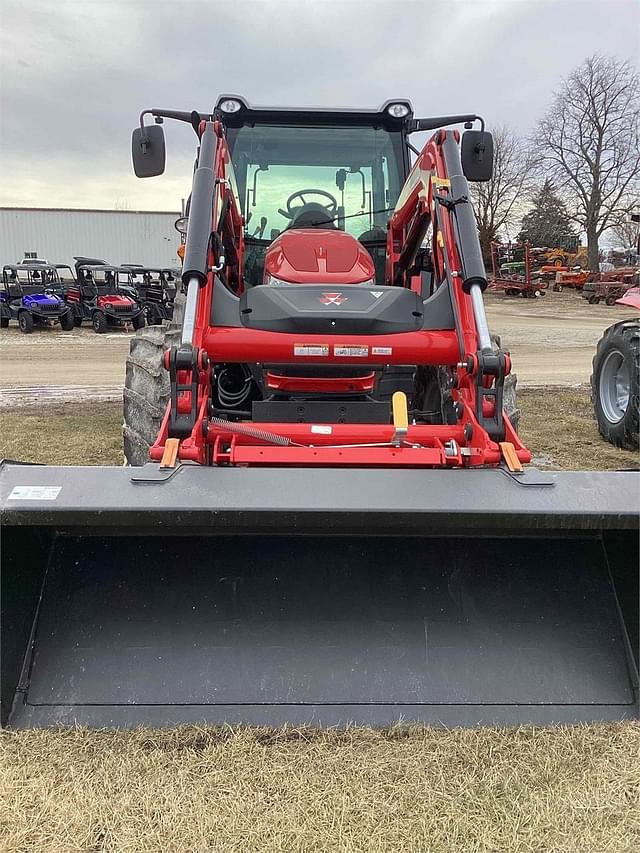 Image of Massey Ferguson 5711 equipment image 1