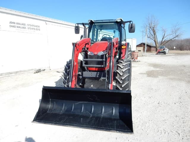 Image of Massey Ferguson 5711 equipment image 2