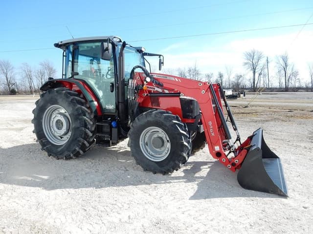 Image of Massey Ferguson 5711 equipment image 4
