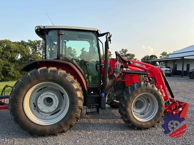Image of Massey Ferguson 5711D equipment image 3