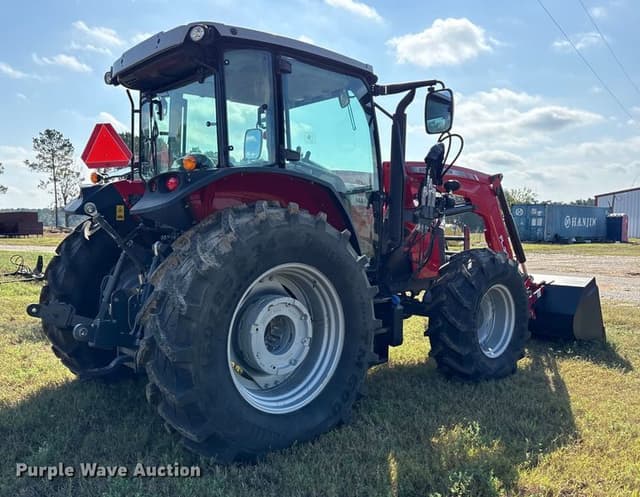 Image of Massey Ferguson 5711 equipment image 4