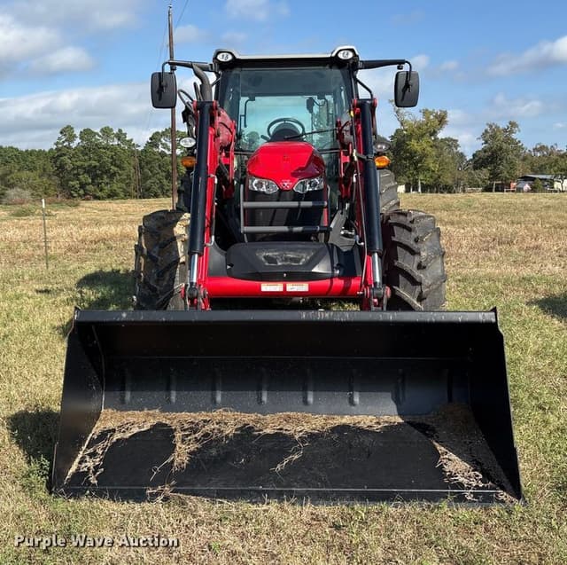 Image of Massey Ferguson 5711 equipment image 1