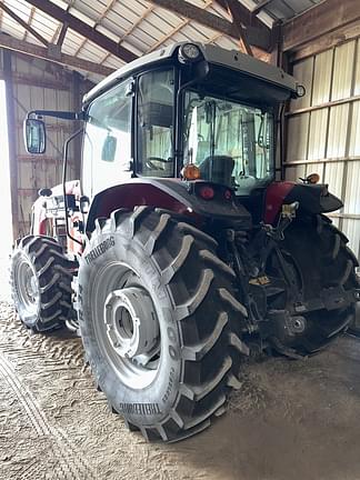 Image of Massey Ferguson 5711 equipment image 4