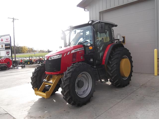 Image of Massey Ferguson 5711D equipment image 1