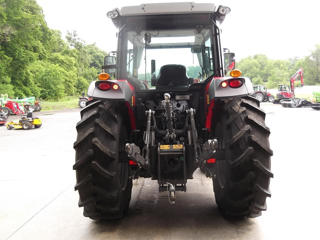 Image of Massey Ferguson 5711D equipment image 4