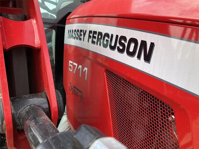 Image of Massey Ferguson 5711D equipment image 1