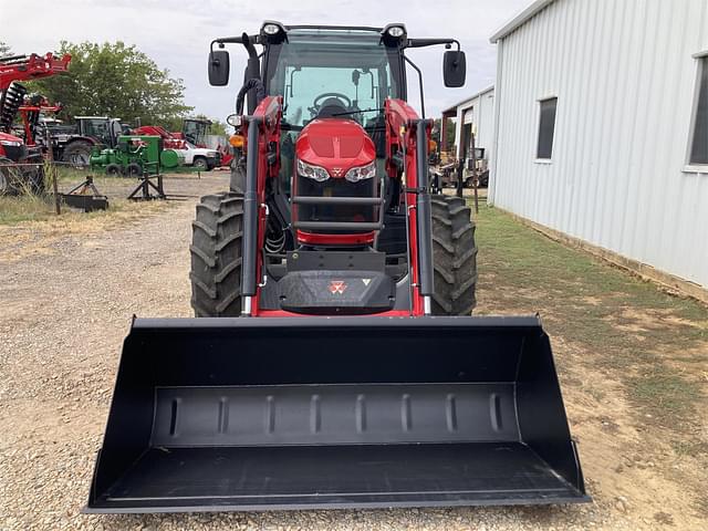 Image of Massey Ferguson 5711D equipment image 2