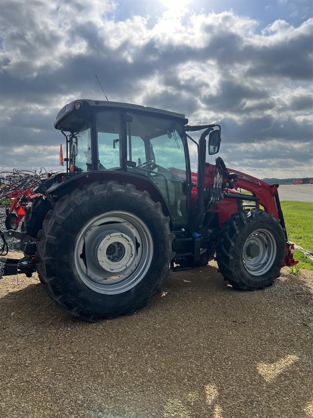 Image of Massey Ferguson 6713 equipment image 2