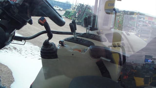 Image of Massey Ferguson 7S.165 equipment image 4