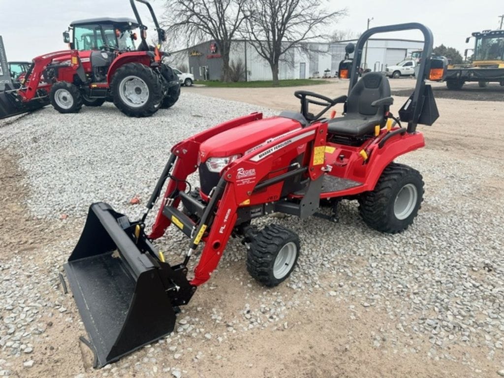2023 Massey Ferguson GC1725M Equipment Image0