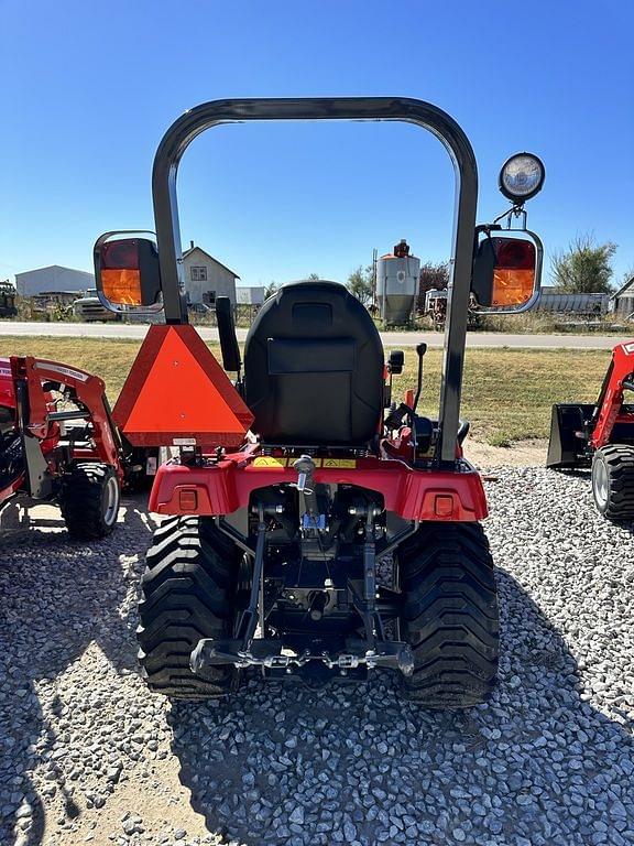 Image of Massey Ferguson GC1725M equipment image 3