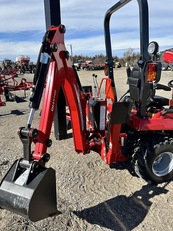 Image of Massey Ferguson GC1725M equipment image 2