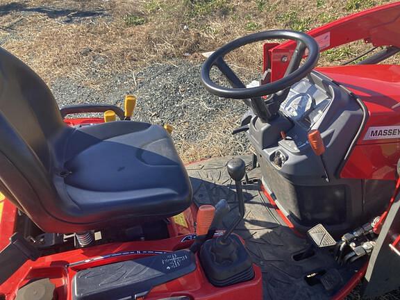 Image of Massey Ferguson GC1723 equipment image 3