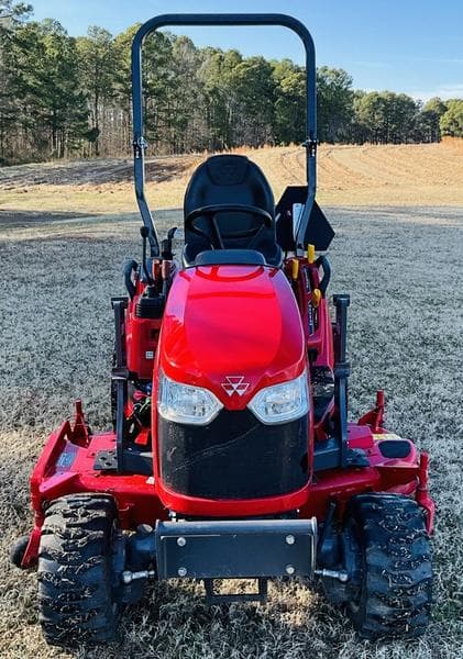 Image of Massey Ferguson GC1723 equipment image 2