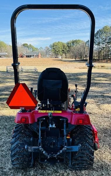 Image of Massey Ferguson GC1723 equipment image 4