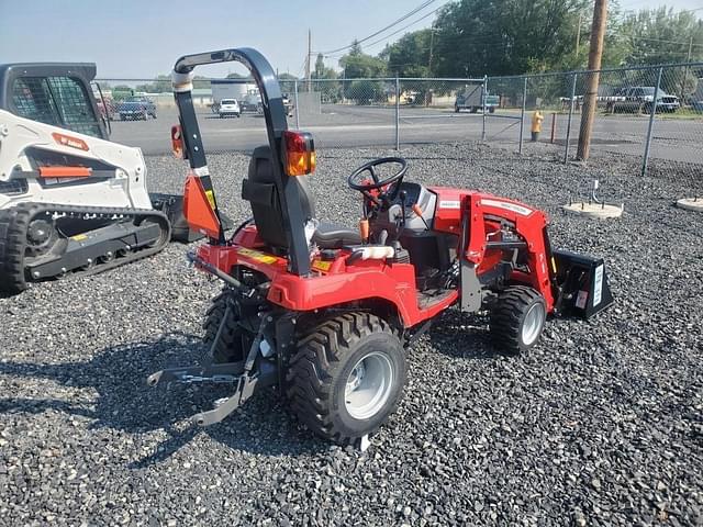 Image of Massey Ferguson GC1723E equipment image 2