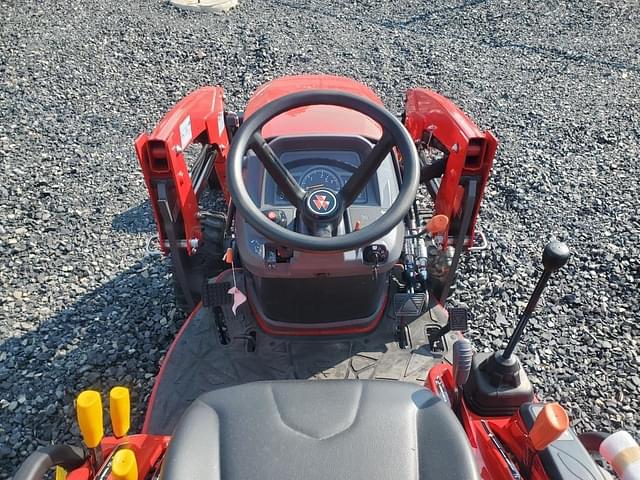 Image of Massey Ferguson GC1723E equipment image 4