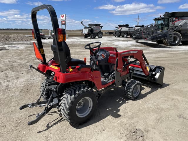 Image of Massey Ferguson GC1723E equipment image 2