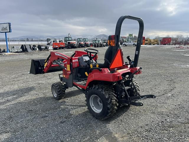 Image of Massey Ferguson GC1723E equipment image 1