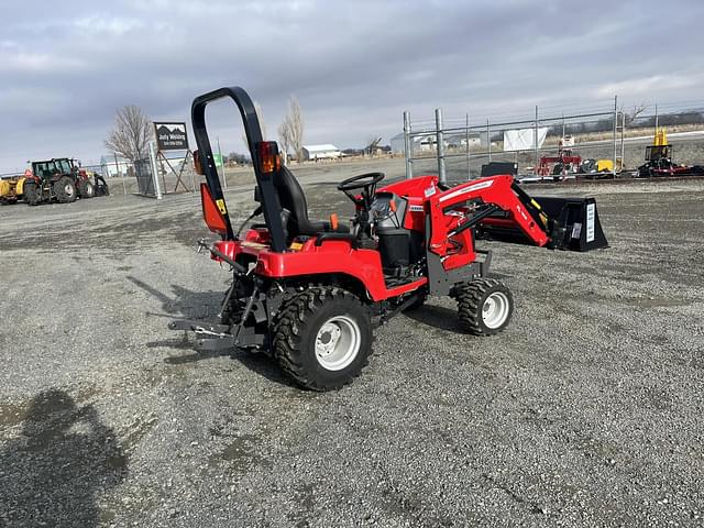 Image of Massey Ferguson GC1723E equipment image 2