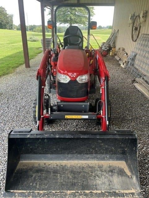 Image of Massey Ferguson GC1723E equipment image 2