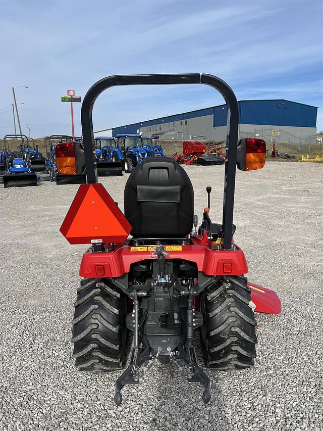 Image of Massey Ferguson GC1723E equipment image 3