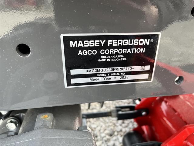 Image of Massey Ferguson GC1723E equipment image 4
